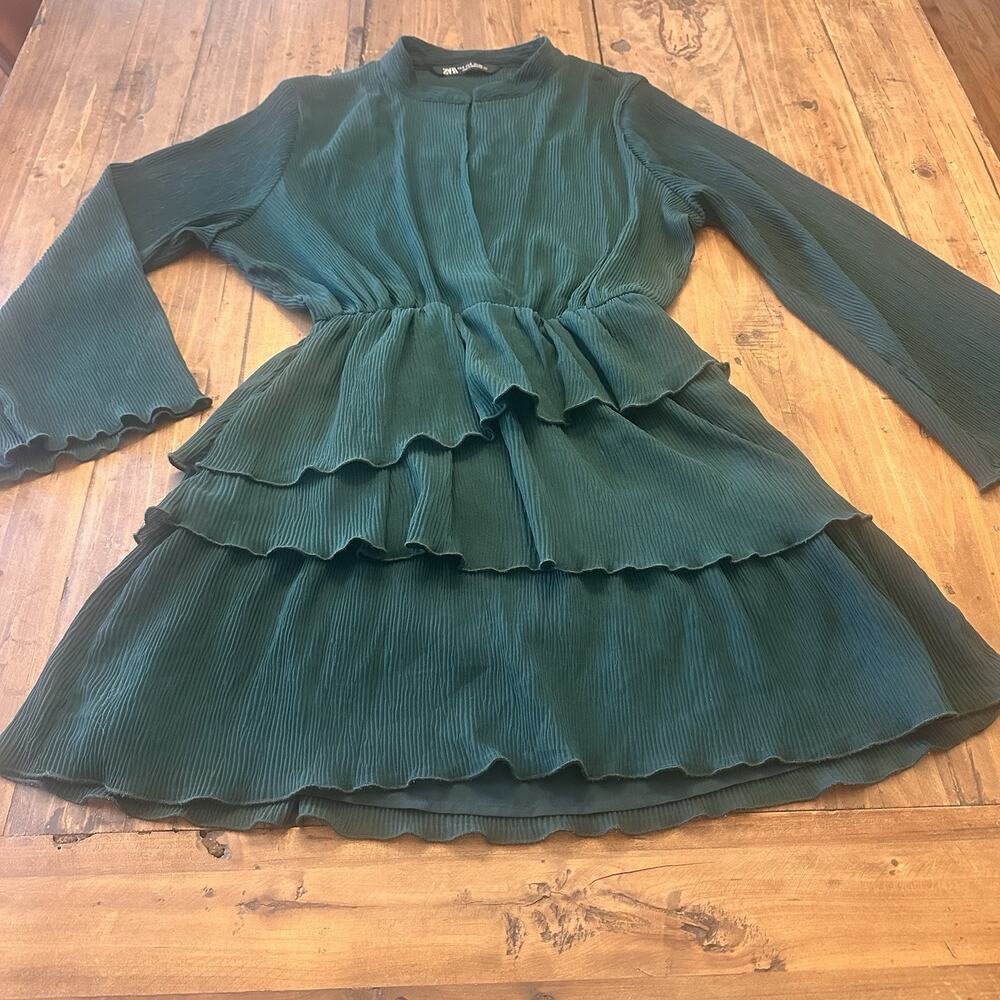 Zara Bell Sleeve Mini Tiered Ruffle Dress Size Small Ribbed Green V Neck Holiday